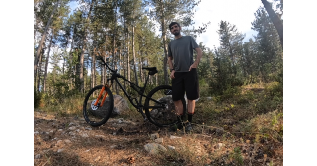 Кирил Николов-Дизела за XC велосипеда Element от Rocky Mountain