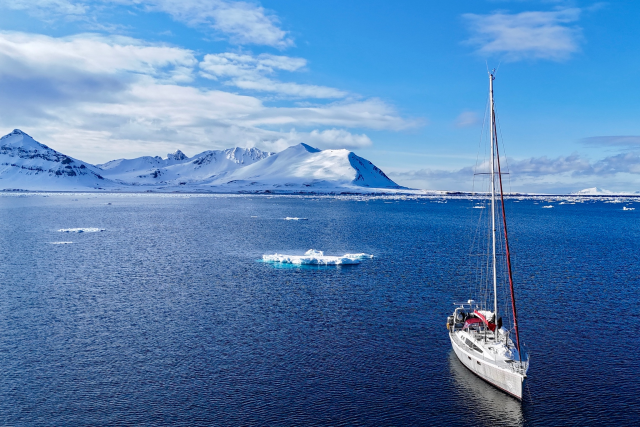 Ски туринг в Шпицберген (Свалбард) с Basecamp Tours